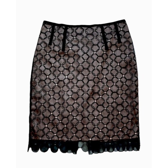 BCBG MaxAzria Lace Eyelet Circles Overlay 100% Silk Black Nude Pencil  Skirt 6 - Picture 1 of 10